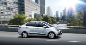 1238823_i10_4door_silver_running_2014_ist