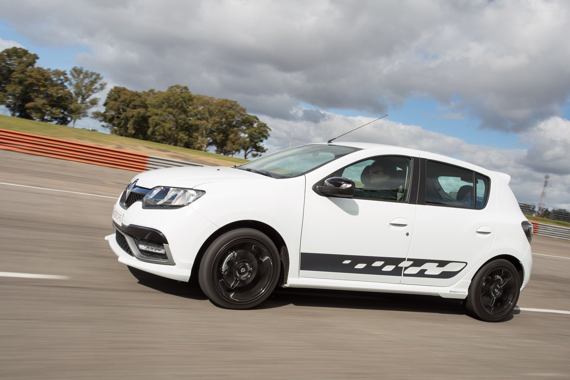 Producto Dinámica - Renault Sandero R.S. 2.0   (67)